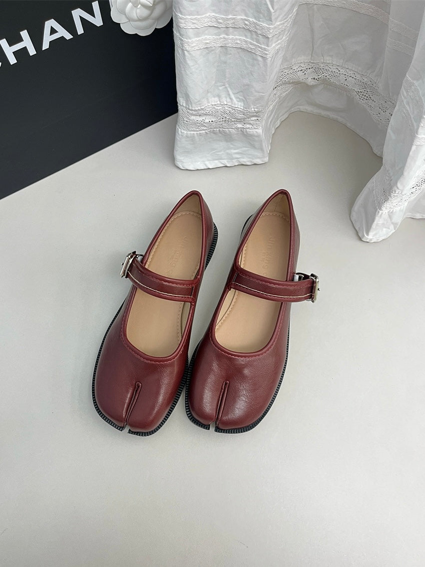 Mary-Janes Tabi Burgundy Shoes